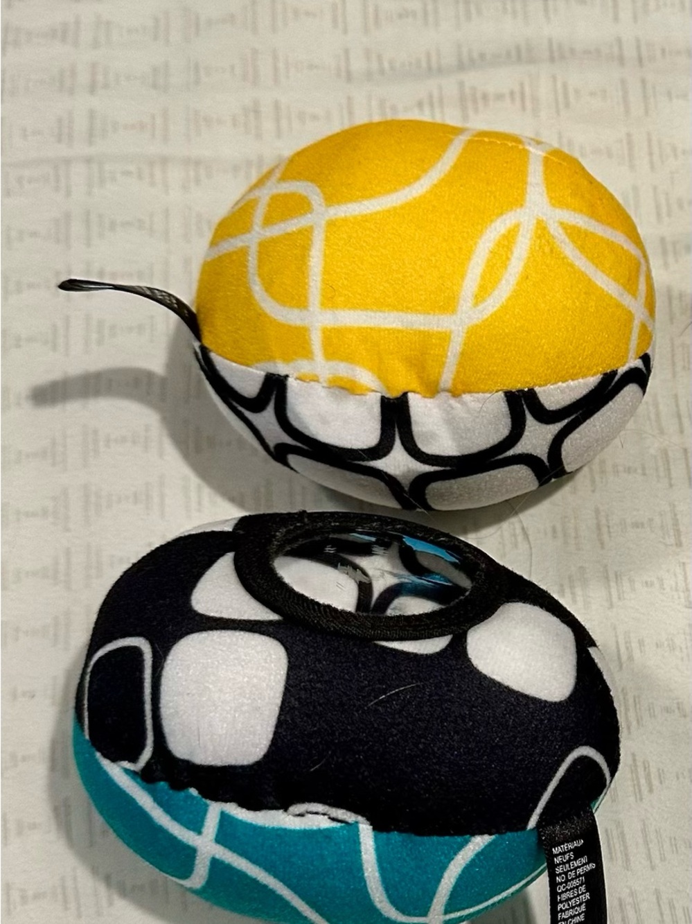 4Moms Mamaroo Replacement Sensory Balls for mobile—Set of 2: Yellow & Blue